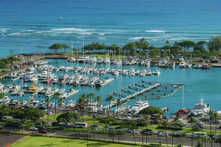 The parasail boat at Kewalo Basin Harbor
